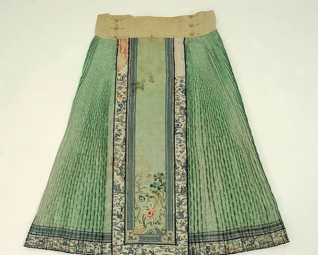 被抄袭的中国传统马面裙，看图片就知道到底多美